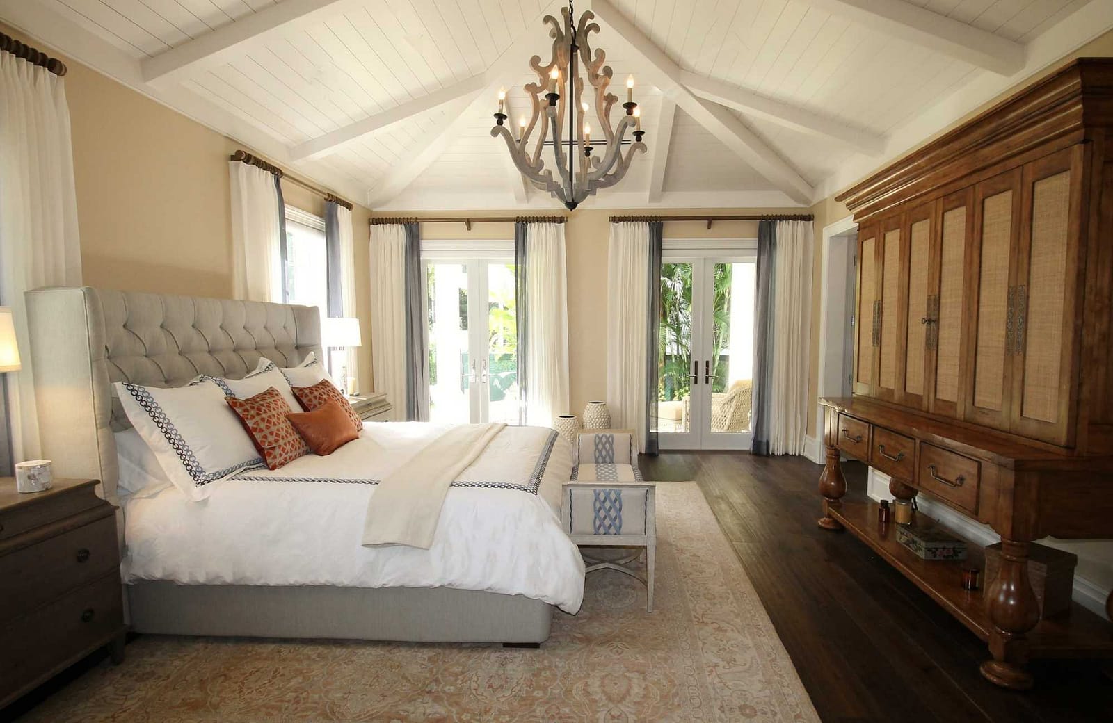 pamela-sandall-design-malibu-blending-old-and-new-pieces-primary-bedroom-remodel-new-construction-design