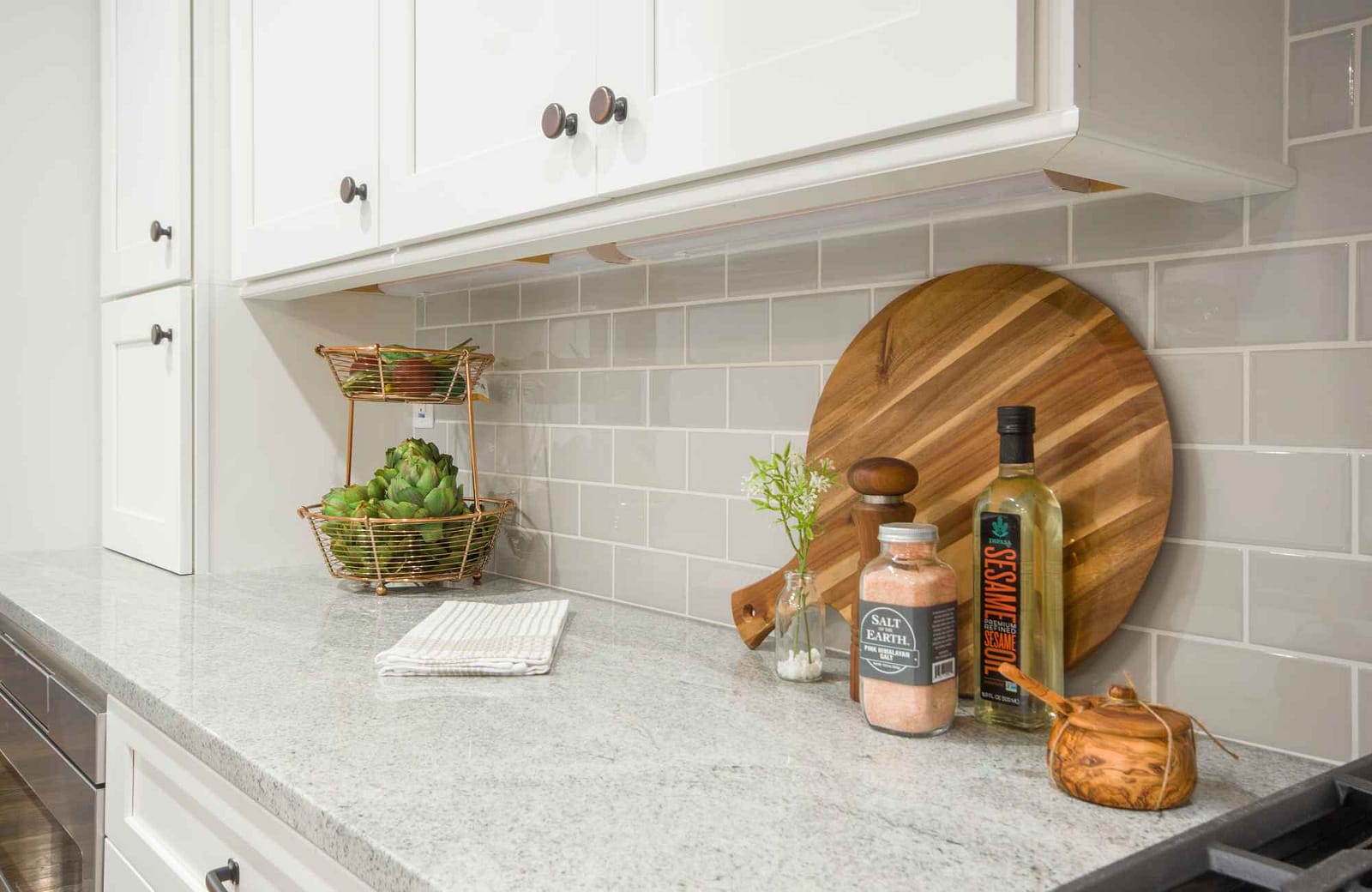 pamela-sandall-design-los-angeles-ca-the-top-ten-must-haves-for-your-short-term-rental-success-kitchen-essentials-transitional-interior-design