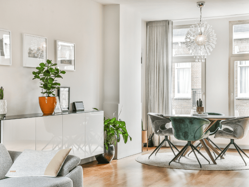 Pamela-Sandall-Design_Los-Angeles-California_Contemporary-Dining-Room-with-Big-Windows_Top-Home-Staging-Tricks-to-Sell-a-Home-Faster